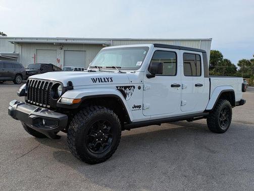 Bright White Clearcoat 2023 Jeep Gladiator Willys 4x4