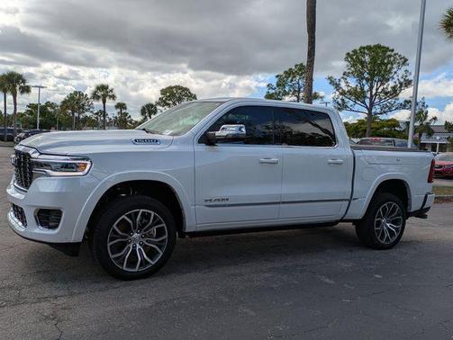 Ivory White Tri-Coat Pearlcoat 2026 RAM 1500 ST