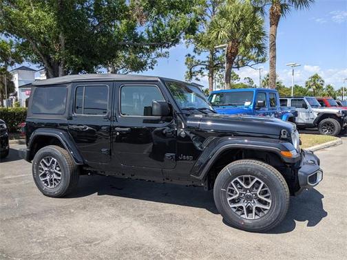2025 Jeep Wrangler 4-Door Sahara 4x4