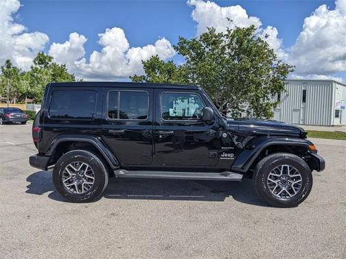 2024 Jeep Wrangler 4-Door Sahara 4x4