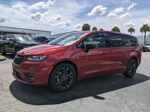 2026 Chrysler Pacifica L