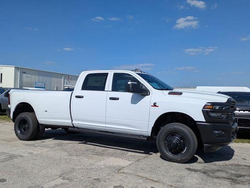 2026 RAM 3500 Tradesman Crew Cab 4x4 8' Box