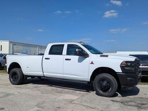 2026 RAM 3500 Tradesman Crew Cab 4x4 8' Box