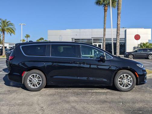 2026 Chrysler Pacifica L