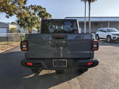 2026 Jeep Gladiator Willys 4x4