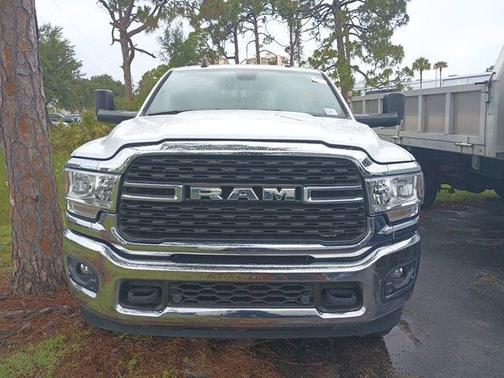 Bright White Clearcoat 2022 RAM 2500 Big Horn Crew Cab 4x4 6'4' Box
