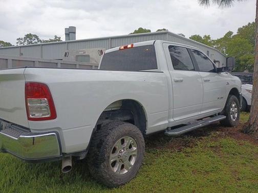 Bright White Clearcoat 2022 RAM 2500 Big Horn Crew Cab 4x4 6'4' Box