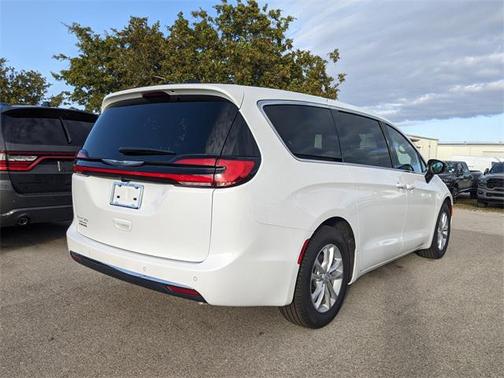 2026 Chrysler Pacifica L