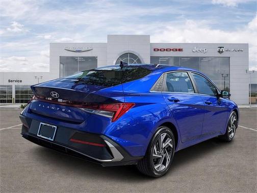 2025 Hyundai ELANTRA SEL