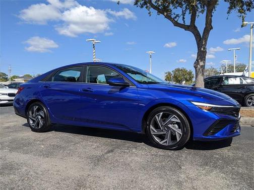 2025 Hyundai ELANTRA SEL