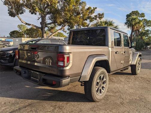 2026 Jeep Gladiator Sahara 4x4