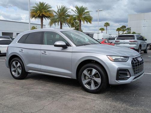 Florett Silver Metallic 2023 Audi Q5 40 Premium