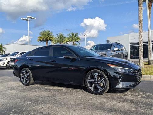 2023 Hyundai ELANTRA Limited