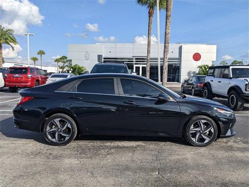 2023 Hyundai ELANTRA Limited