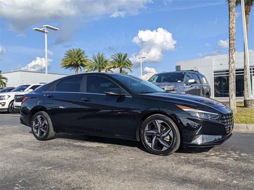 2023 Hyundai ELANTRA Limited