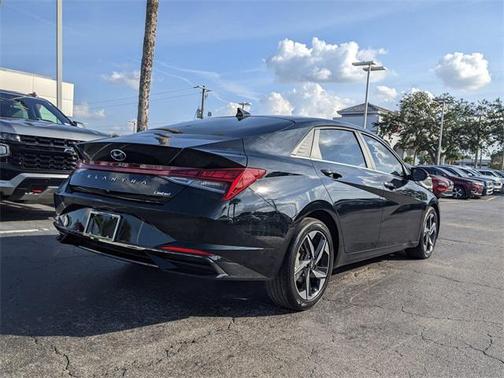 2023 Hyundai ELANTRA Limited