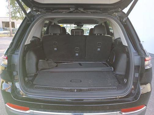 Diamond Black Crystal Pearlcoat 2022 Jeep Grand Cherokee Limited