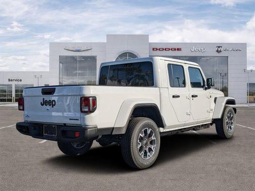 Bright White Clearcoat 2026 Jeep Gladiator Sahara 4x4