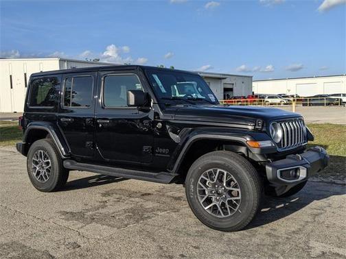 2025 Jeep Wrangler 4-Door Sahara 4x4