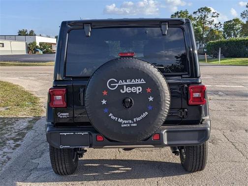 2025 Jeep Wrangler 4-Door Sahara 4x4