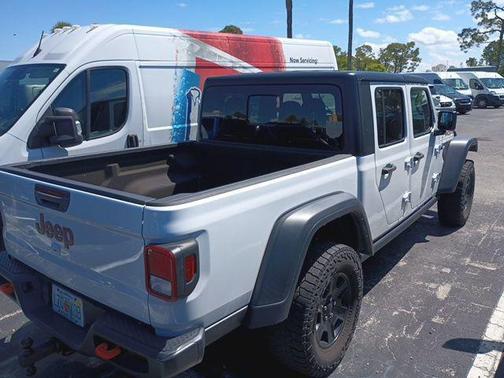 Bright White Clearcoat 2022 Jeep Gladiator Mojave 4x4