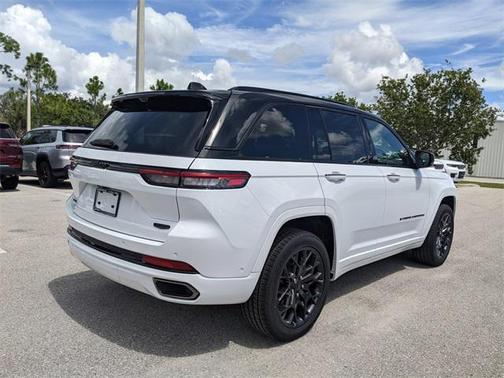 2025 Jeep Grand Cherokee Summit