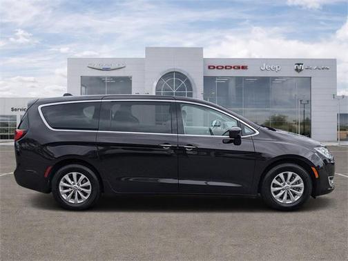 2018 Chrysler Pacifica Touring Plus