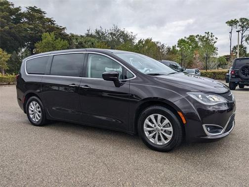 2018 Chrysler Pacifica Touring Plus