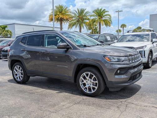 Granite Crystal Metallic Clearcoat 2022 Jeep Compass Latitude Lux