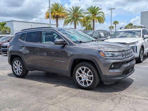 Granite Crystal Metallic Clearcoat 2022 Jeep Compass Latitude Lux