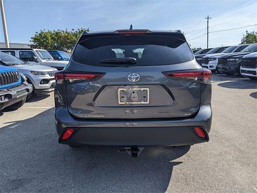 2025 Toyota Highlander Hybrid XLE