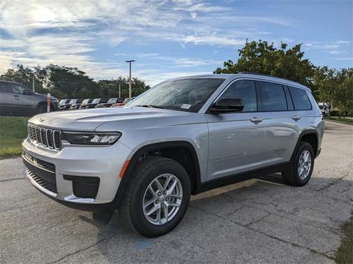2025 Jeep Grand Cherokee L Laredo