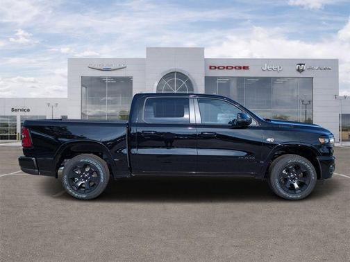 Diamond Black Crystal Pearlcoat 2026 RAM 1500 Big Horn/Lone Star
