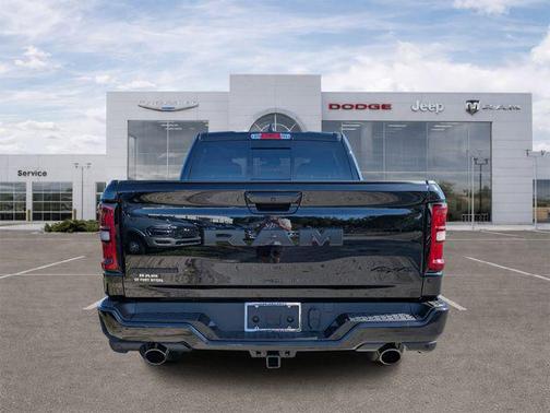 Diamond Black Crystal Pearlcoat 2026 RAM 1500 Big Horn/Lone Star