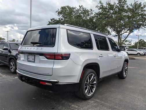 2022 Jeep Wagoneer Series III 4x2