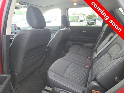 2022 Nissan Pathfinder SV