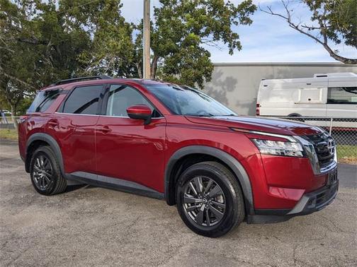 2022 Nissan Pathfinder SV