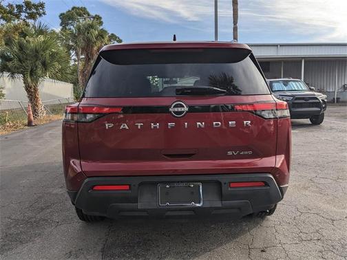 2022 Nissan Pathfinder SV