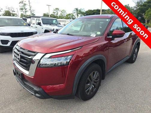 2022 Nissan Pathfinder SV