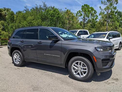 2025 Jeep Grand Cherokee Laredo