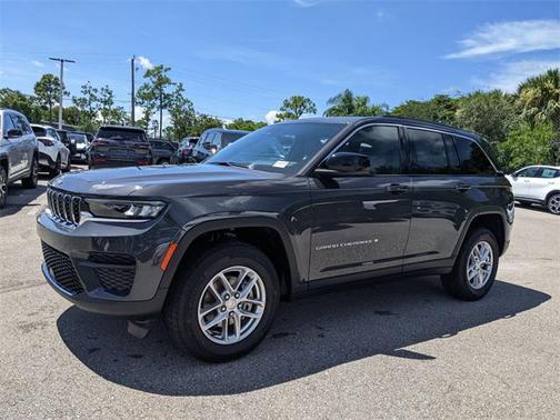 2025 Jeep Grand Cherokee Laredo
