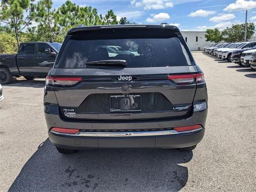 2025 Jeep Grand Cherokee Laredo