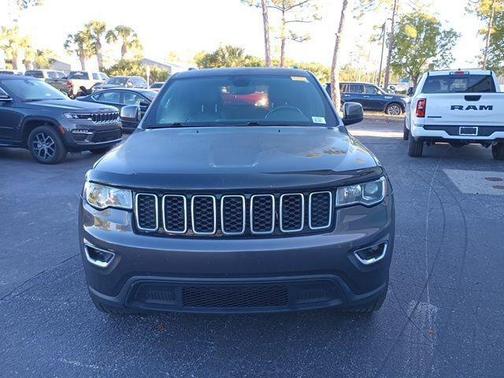 Granite Crystal Metallic Clearcoat 2020 Jeep Grand Cherokee Laredo