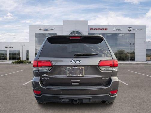 Granite Crystal Metallic Clearcoat 2020 Jeep Grand Cherokee Laredo
