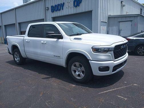 Bright White Clearcoat 2026 RAM 1500 Big Horn/Lone Star