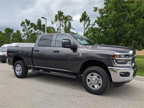 2025 RAM 2500 Tradesman Crew Cab 4x4 6'4' Box
