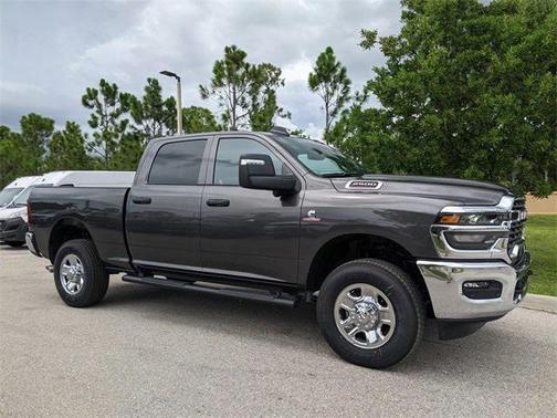 2025 RAM 2500 Tradesman Crew Cab 4x4 6'4' Box