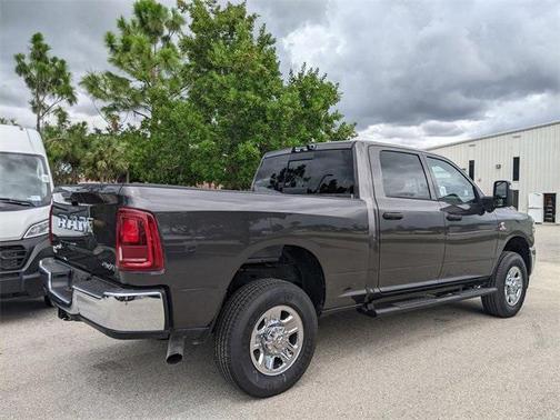 2025 RAM 2500 Tradesman Crew Cab 4x4 6'4' Box