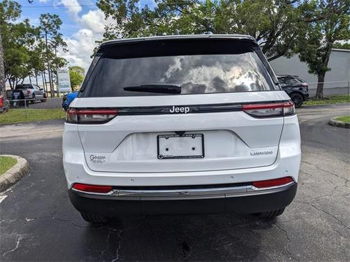 2025 Jeep Grand Cherokee Laredo