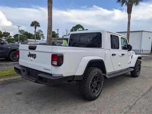 2025 Jeep Gladiator High Tide